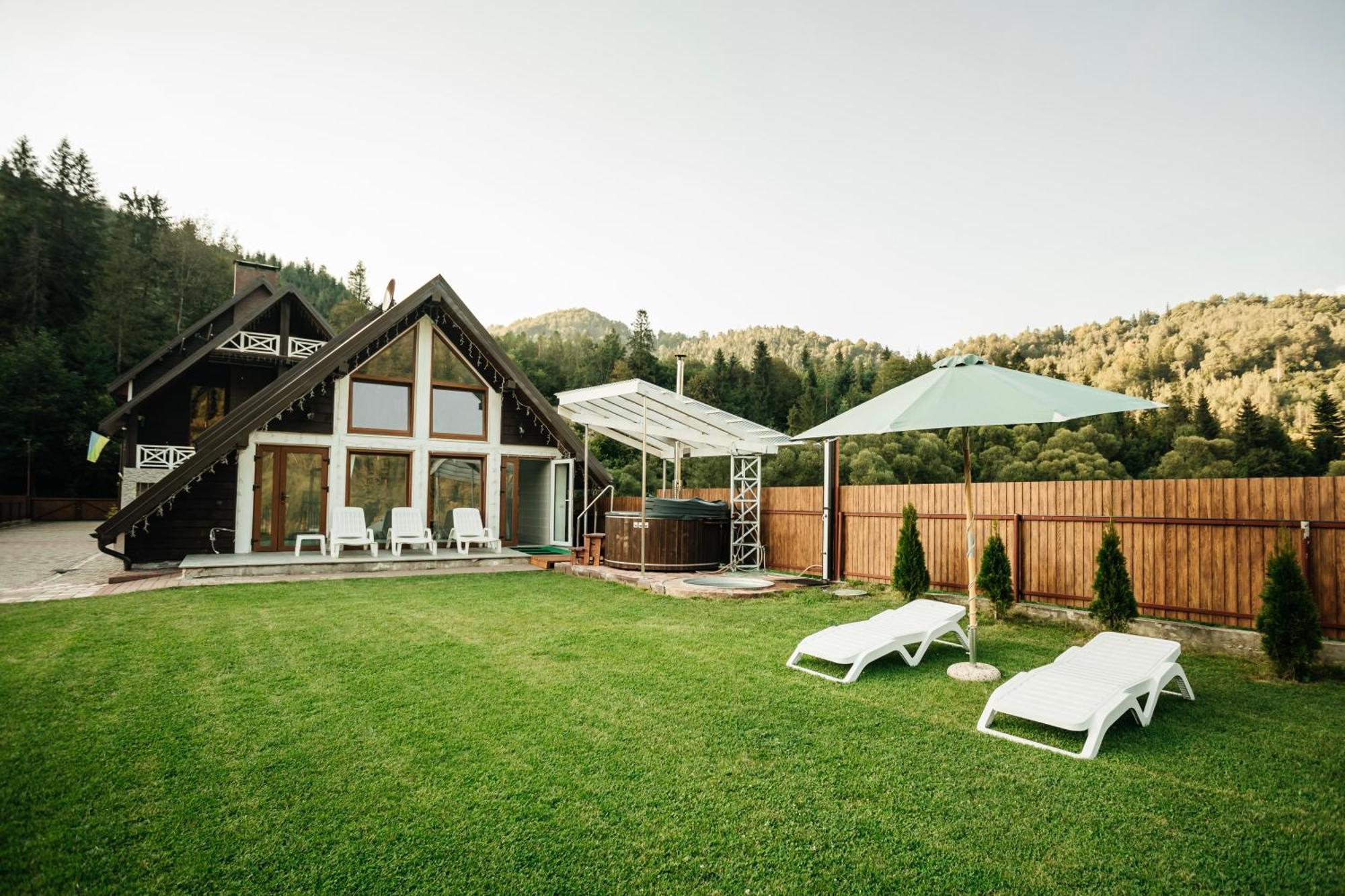 Villa Tukhlay Tukhlya Екстериор снимка